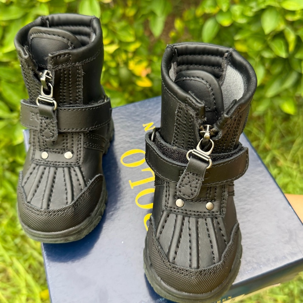 Ralph Lauren Black Kids Boots size 5 - Picture 3 of 6